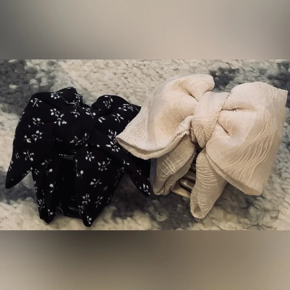 24-Piece Bundle: Fashion Scrunchies, Embellished Bands, Jaw Clips, Combs. - Picture 5 of 7